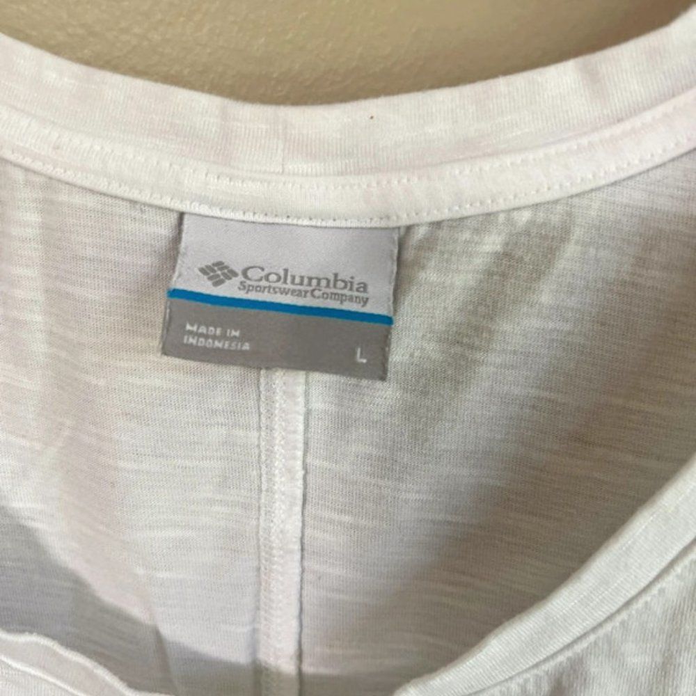 Columbia large white tank top - Picture 2 of 3